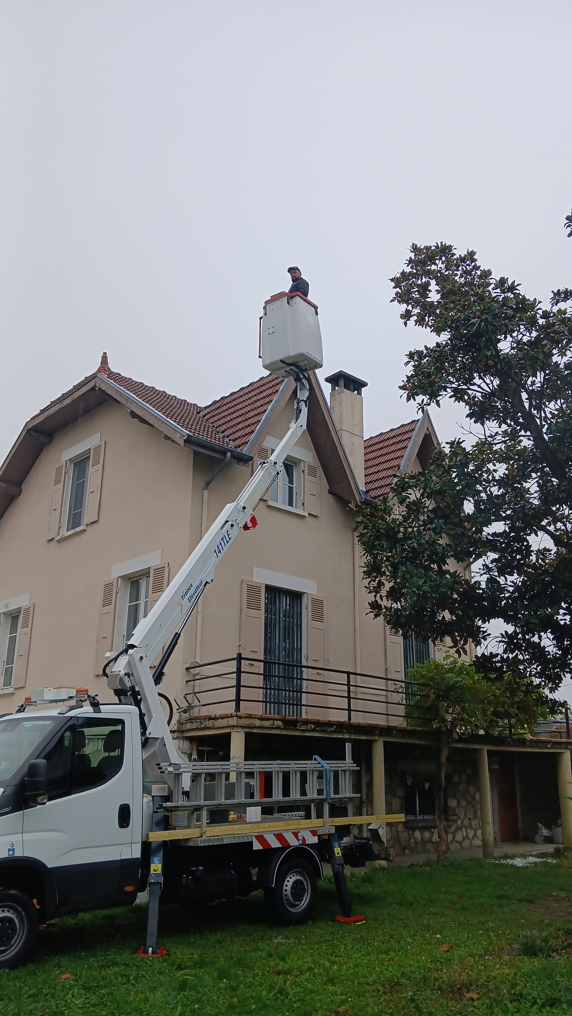Travaux nacelle toiture Isère